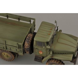 Maquette camion 1/35 Trumpeter, Ural 4320, 240 pièces à assembler sur 8 grappes. 9580208010120