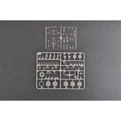 Maquette camion 1/35 Trumpeter, Ural 4320, 240 pièces à assembler sur 8 grappes. 9580208010120
