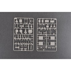 Maquette camion 1/35 Trumpeter, Ural 4320, 240 pièces à assembler sur 8 grappes. 9580208010120