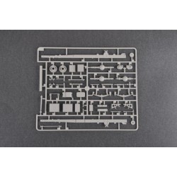 Maquette camion 1/35 Trumpeter, Ural 4320, 240 pièces à assembler sur 8 grappes. 9580208010120